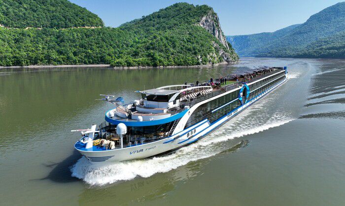 Shore excursions and activities on VIVA TWO